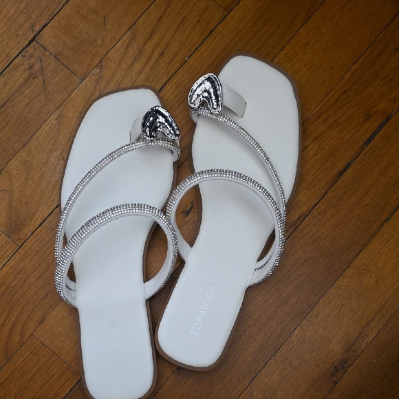 TOP Moda White Rhinestone Heart Sandals - Picture 6 of 6